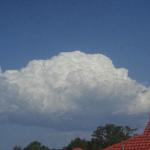 Weak cell building towards the Gold Coast area.